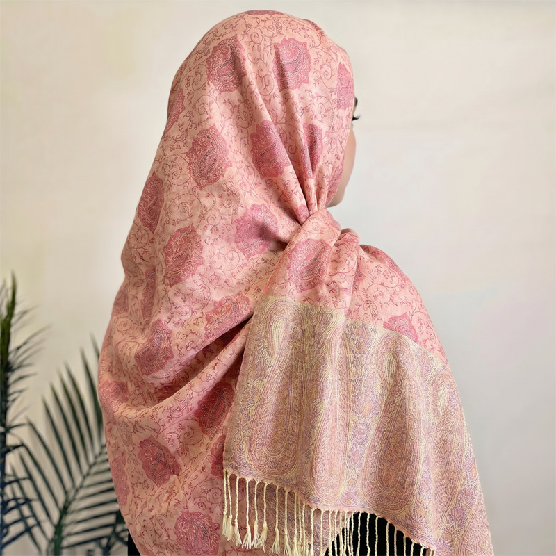 Blush Pink Vintage Paisley Jac - Shawl Wrap Winter recension och pris