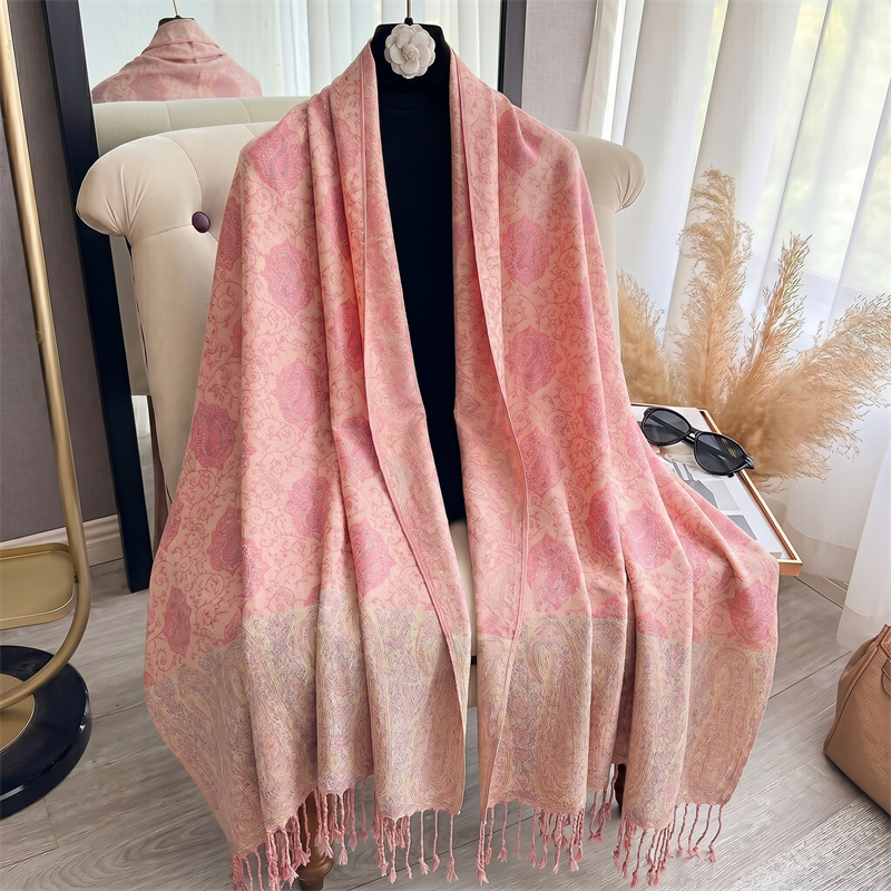 Blush Pink Vintage Paisley Jac - Shawl Wrap Winter recension och pris